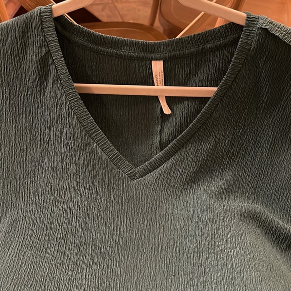 EUC Anthropologie Long Sleeve Textured top - size small - Picture 6 of 8